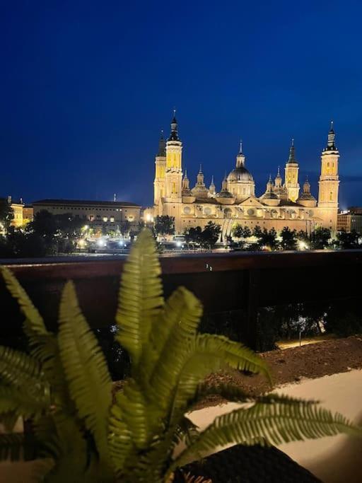 Apartamento Con Vistas Al Pilar Con Aparcamiento Privado Zaragoza Luaran gambar